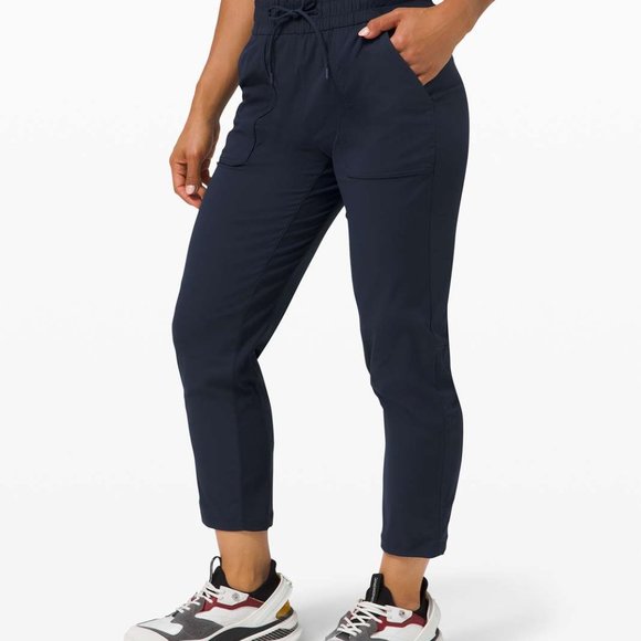 Lululemon Woman's Size 2 True Navy Beyond the Studio Crop Lightweight Pants - Picture 4 of 14